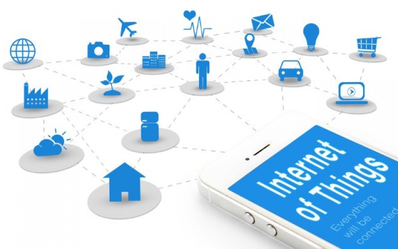 What are advantages and disadvantages of IoT?